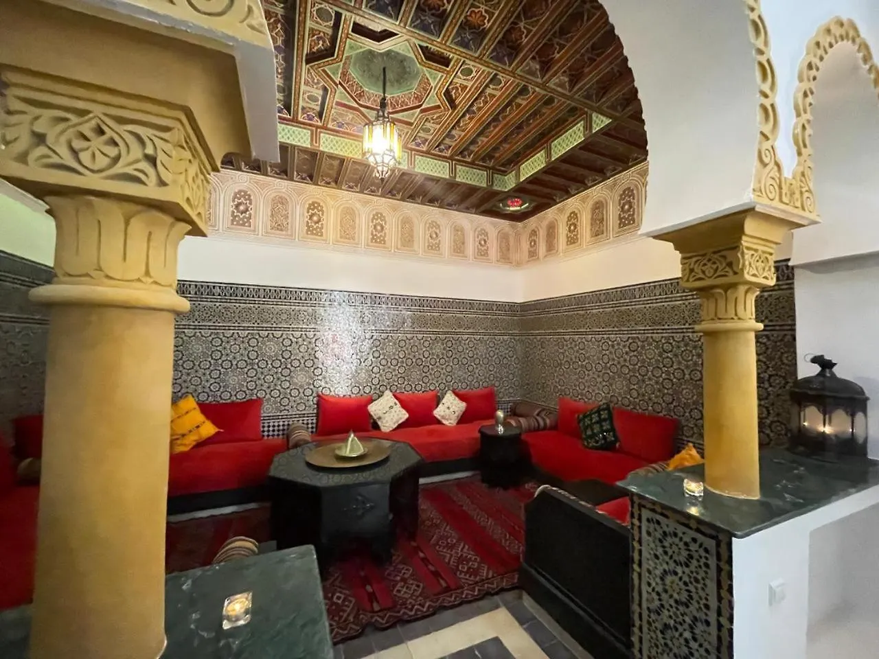 Apartment Elegant 4-Bedroom Riad With Pool Marrakesh