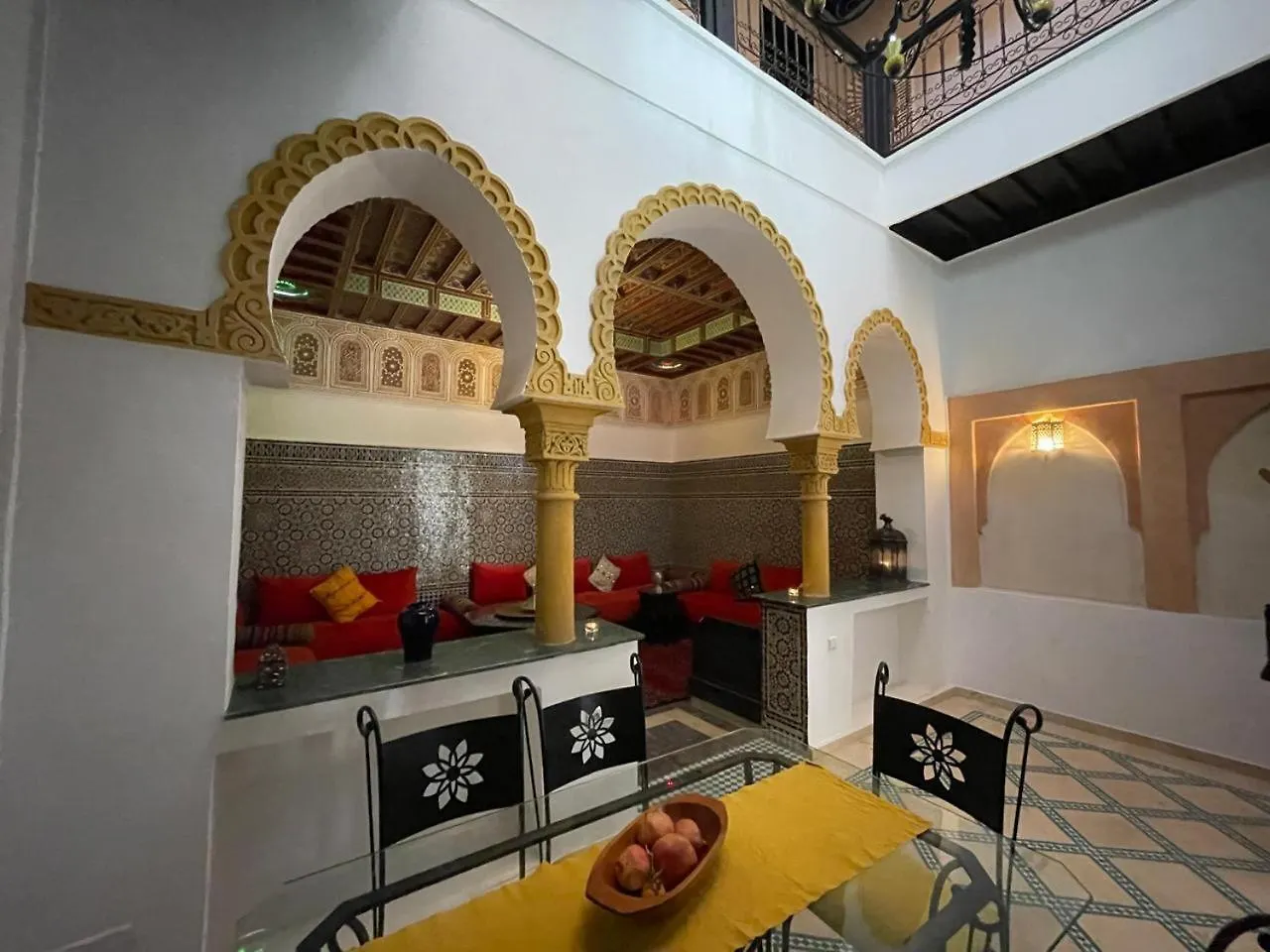 Elegant 4-Bedroom Riad With Pool Marrakesh
